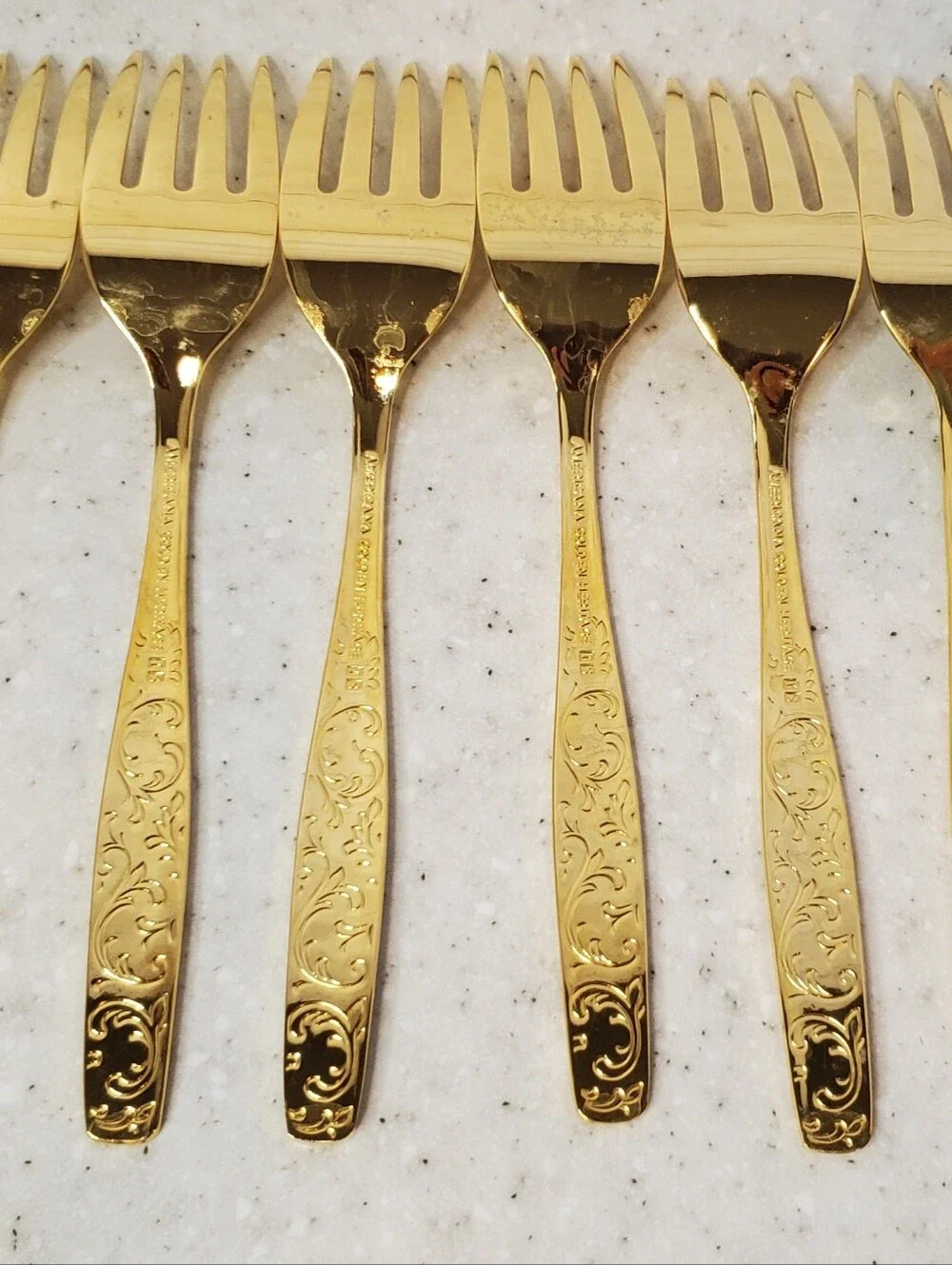 International Silver Americana Golden Heritage 44 Pc Gold Tone Flatware Set Serv